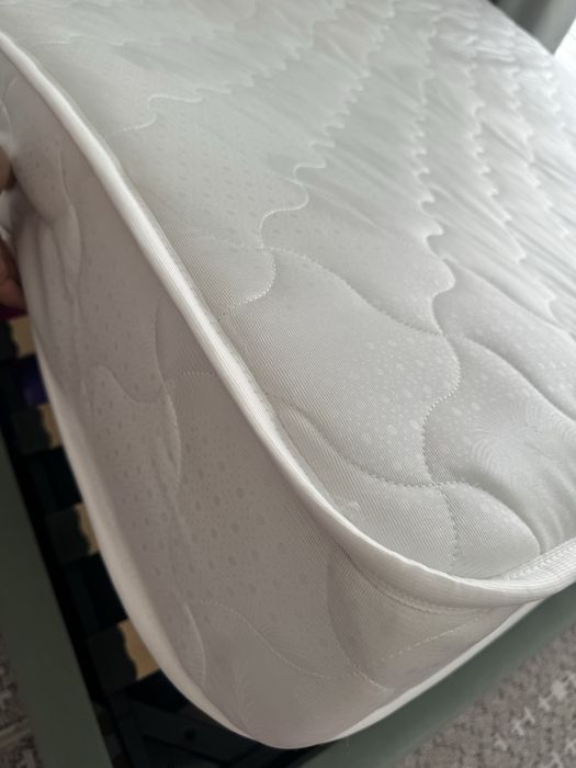 Продается матрас новый