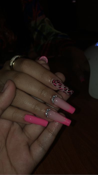 aplic unghii cu gel 90 de lei