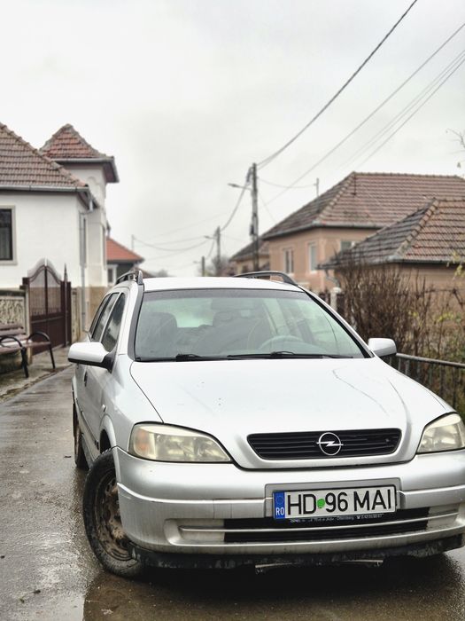 Vand sau schimb opel astra g