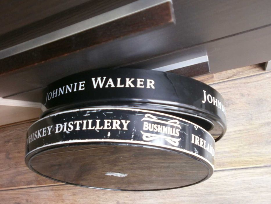 Колекционерски Сувенири на Уискита Johnnie Walker Bushmills