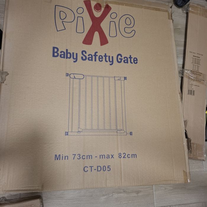 Продам барьер-калитку, для лестницы!