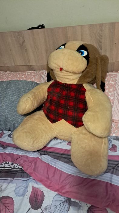 Cățeluș mare de pluș