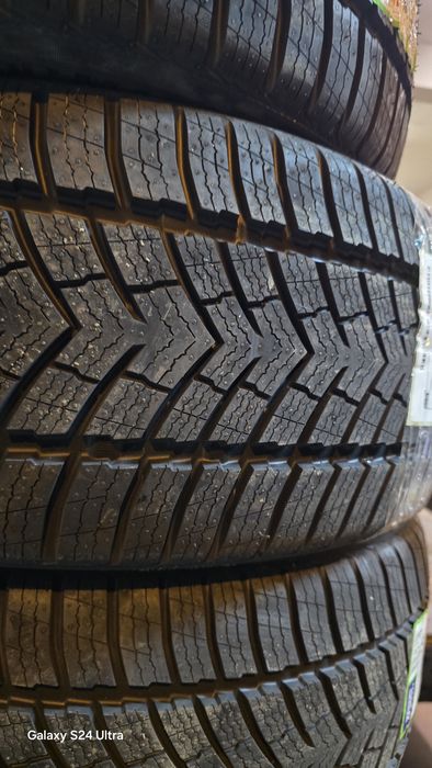 Anvelope iarna 245 45 18