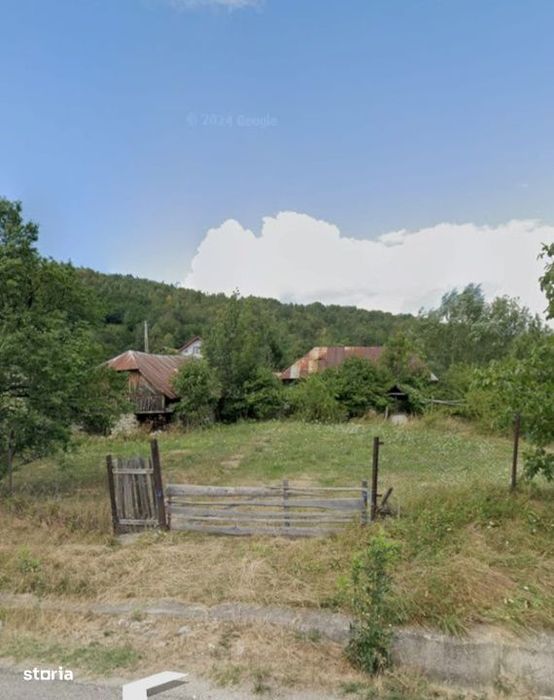 Teren cu casa demolabila, zona Baia de Fier Gorj