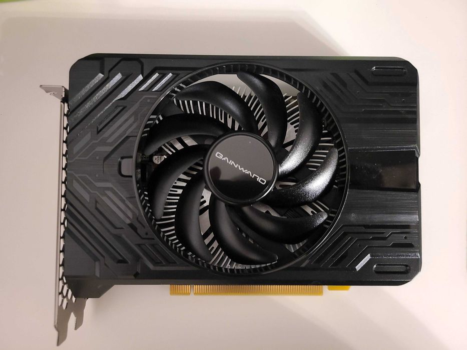 Placa video Gainward Pegasus RTX 4060 8GB impecabila, garantie 2027