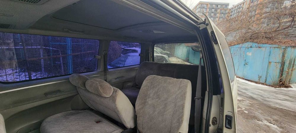 Toyota HiAce Regius 1997 г