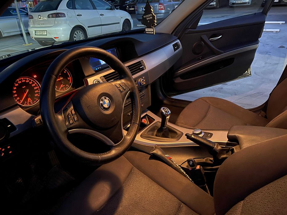 BMW Seria 3 / E91 / N47 / 318 Diesel 143CP 2008/9 Manual, Navi,Fiscal