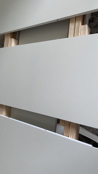 Малайзийский стол для гостиной