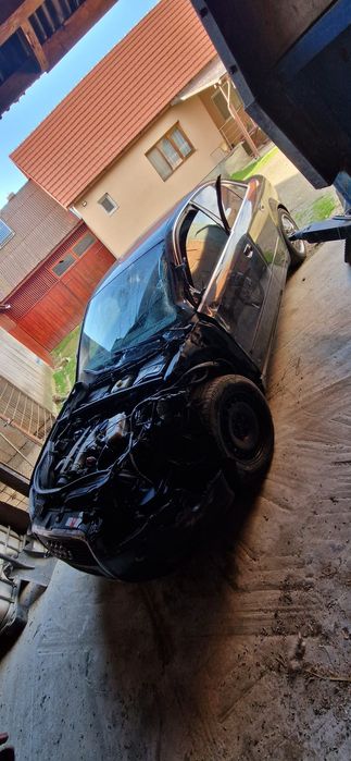 Vând audi A4 b7 Avariat!!