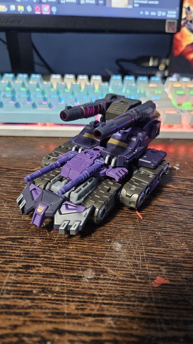 Transformers Legacy Evolution Voyager Class Tarn