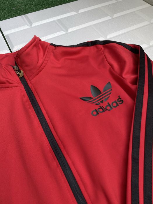 Суичър Adidas.