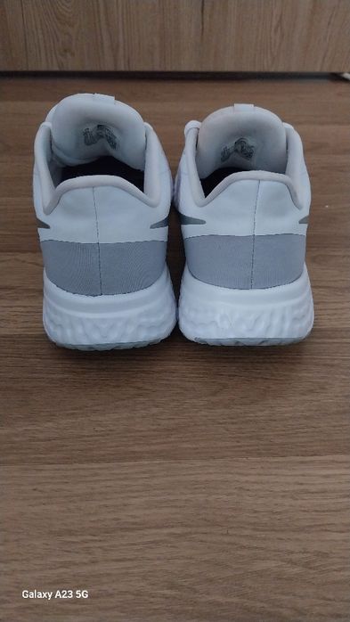 Adidasi originali Nike nr.42.