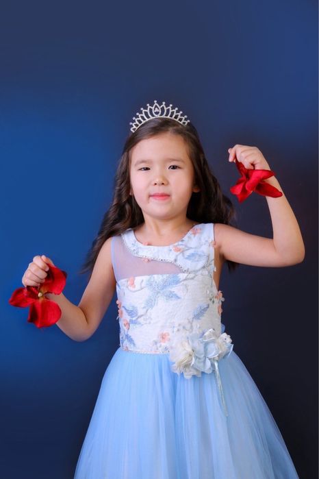 Продам шикарная платье