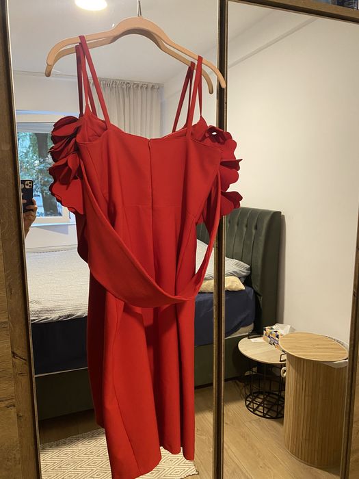 Rochita rosie, marimea 36