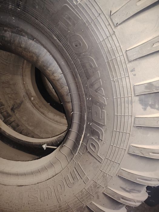 Шина на автогрейдер