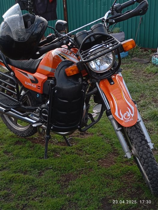 Мотоцикл 200 куб