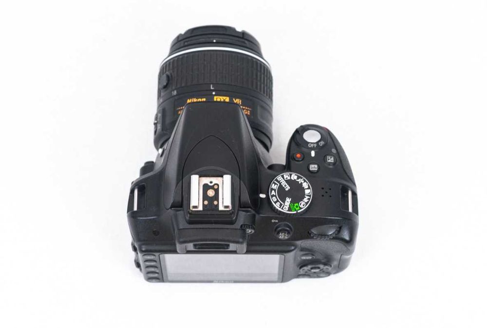 Nikon D3300 kit + obiectiv 18-55mm - 22.000 de cadre - Aparat foto DSLR