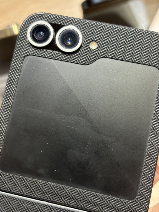 Samsung Z Flip 6 / 256gb