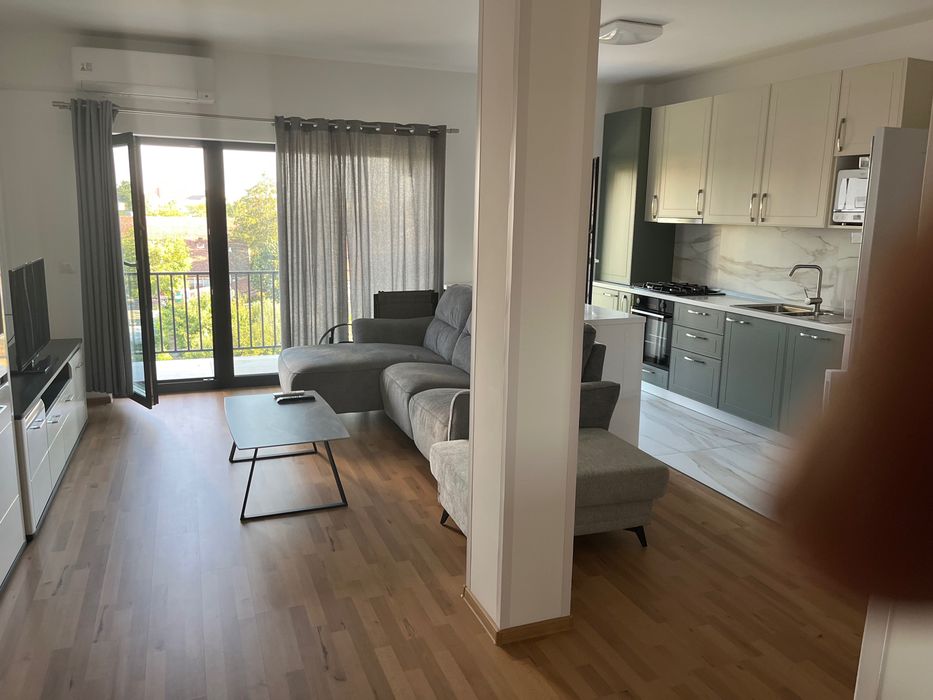 Apartament 3 camere, bloc nou, in zona Fratelia de inchiriat