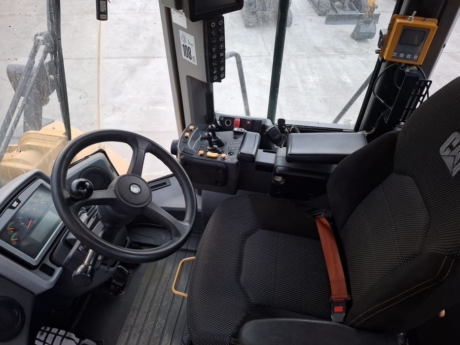 Caterpillar 966M Încarcator