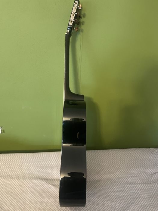 Chitara fender noua, o coarda lipsa, dar am comandat altele noi