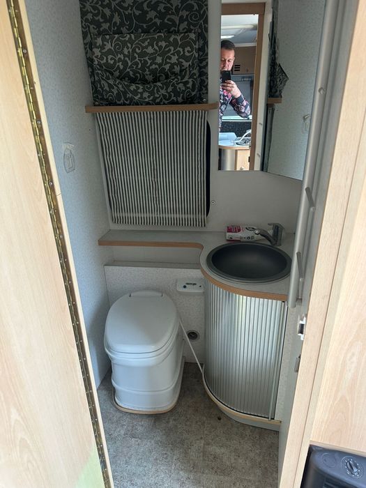 Autorulota Ford Transit 2.0diesel 7 locuri 2001