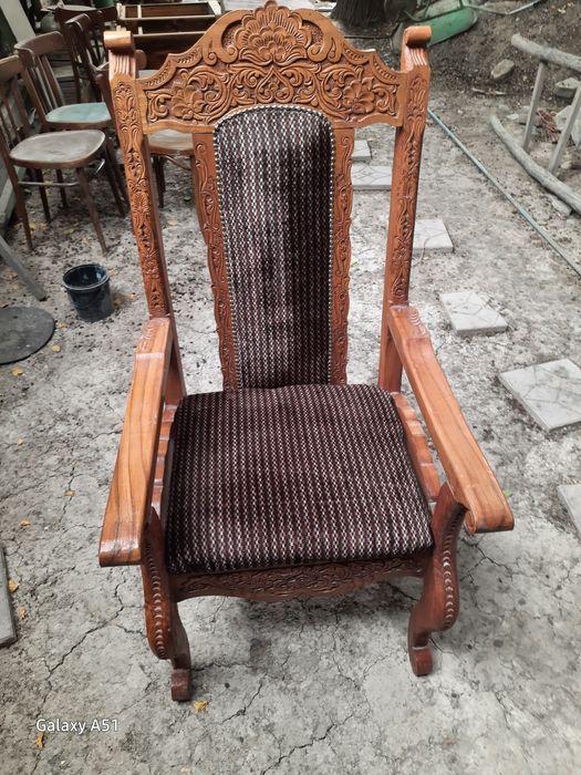 Комплект антикварной мебели.