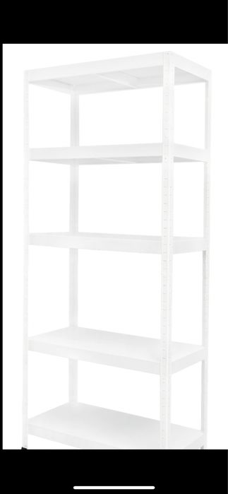 Стелажи в добро състояние.