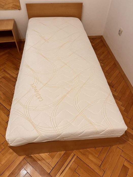 Единично легло с подматрачна рамка и матрак