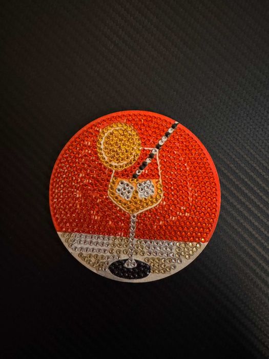 Диамантени поставки за чаши