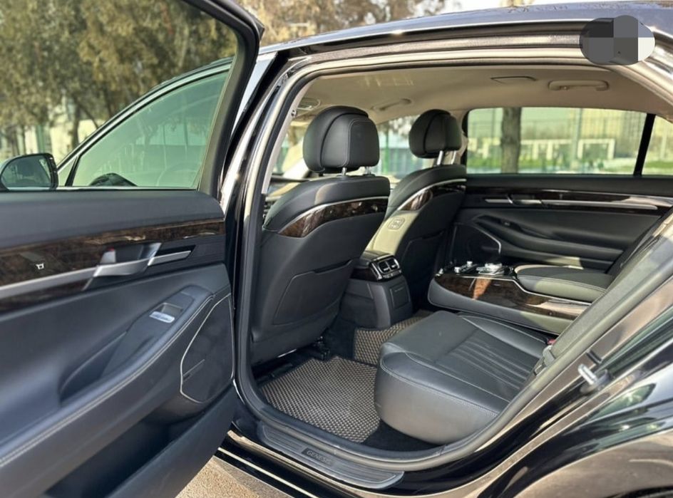 Genesis G90 long VIP xizmati. English speaking driver. VIP Transfer ca