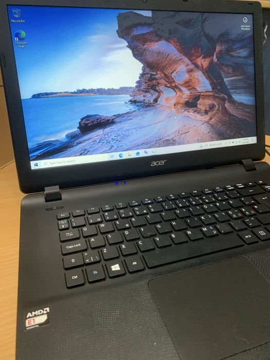 Laptop Acer Aspire ES1-520-365Z