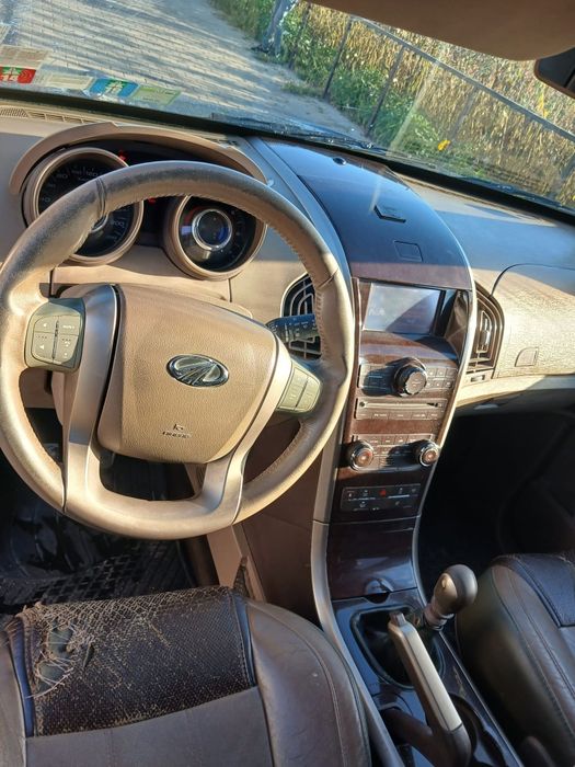 Vând Mahindra XUV 500