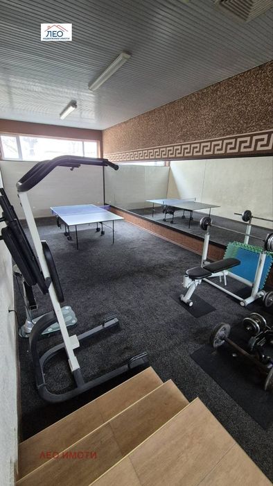 Хотел в Габрово, област-гр.Севлиево площ 1490 цена 820000