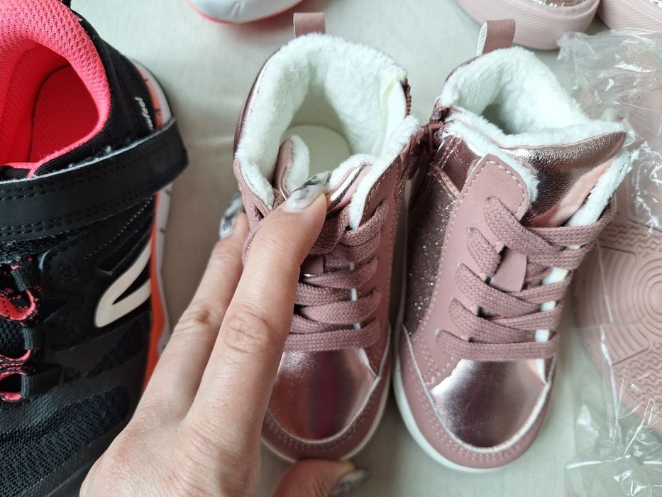 Чисто нови ботички за малка госпожица размер 22, 23