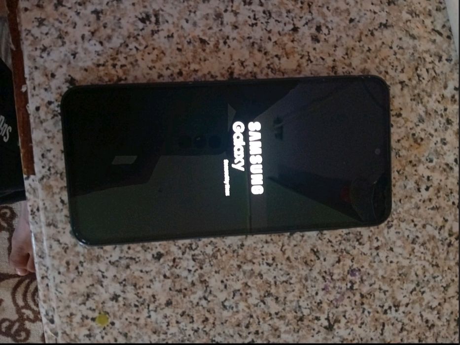 Продавам Samsung a36 5g