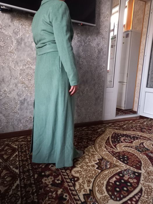 Срочно продаётся платье и плащ