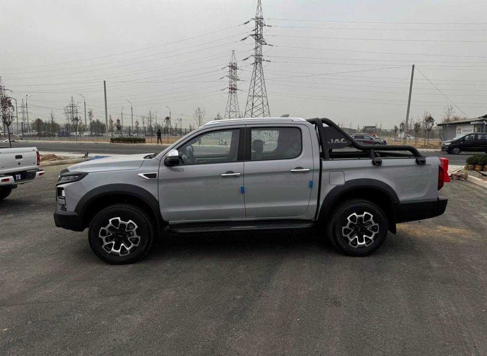 JAC T9 — среднеразмерный пикап двойной кабины