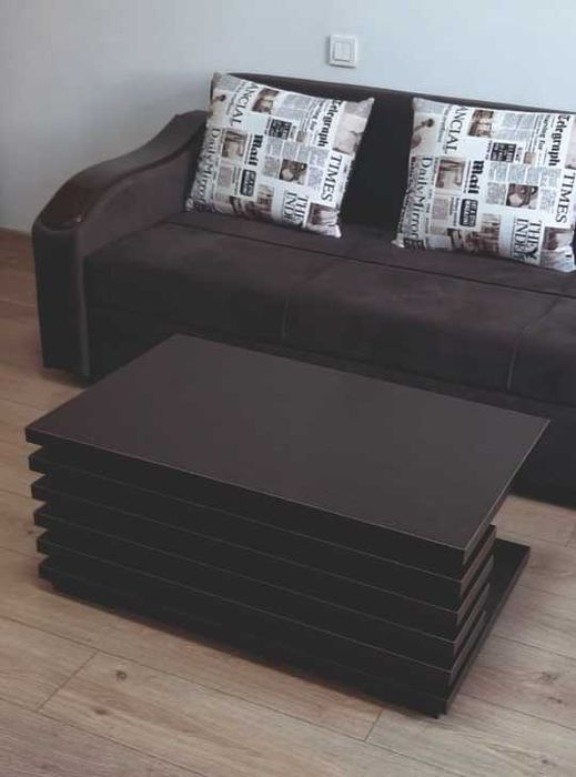 Журнальный столик продам