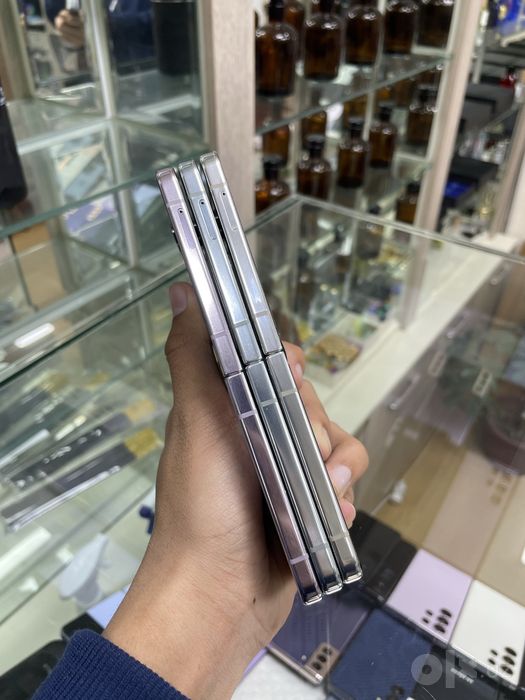 Samsung z flip 5 8/256Gb orgina 5G padeshka imei otkan