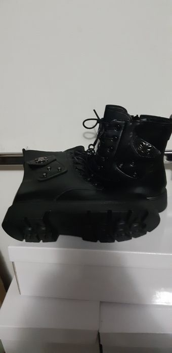 Ghete pentru damă îmblănite și impermeabile de iarnă