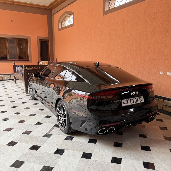 Kia Stinger 2023 — 8