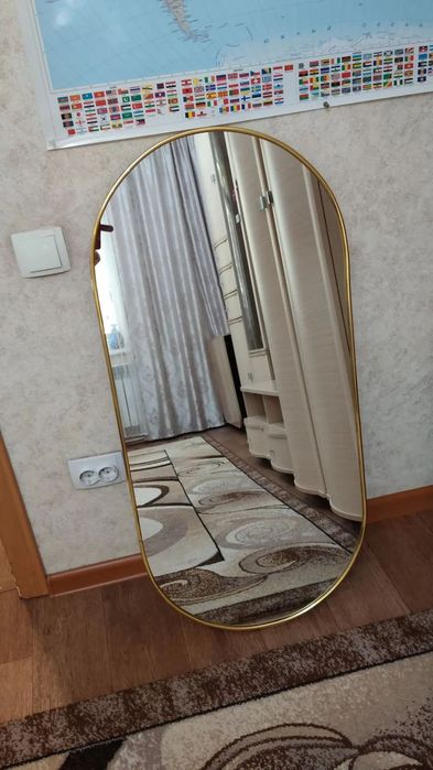 Продам зеркало настенное