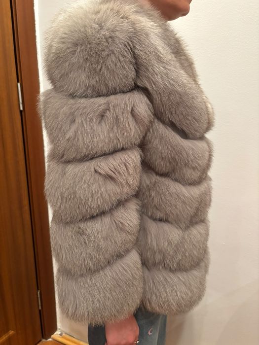 Haina blana  vulpe argintie si piele naturala