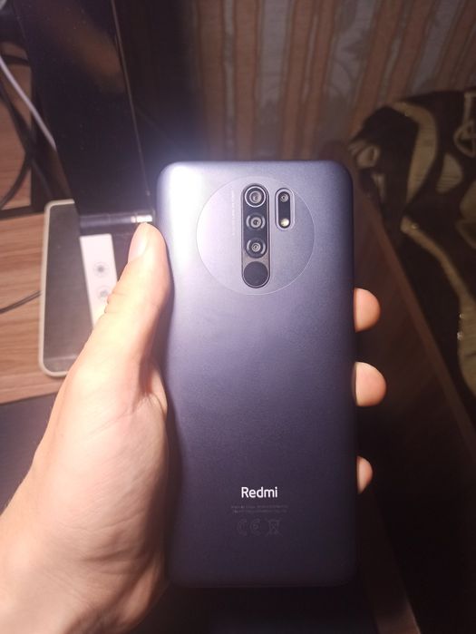 Продам телефоны Samsung и redmi