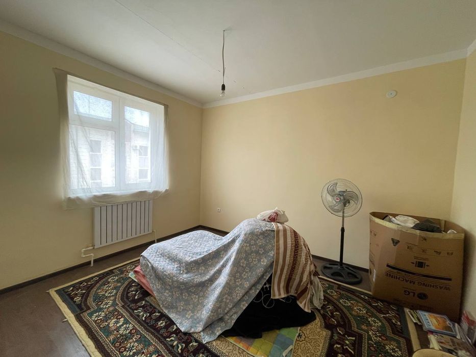 Motrid 2 etaj 2 xonali sotiladi