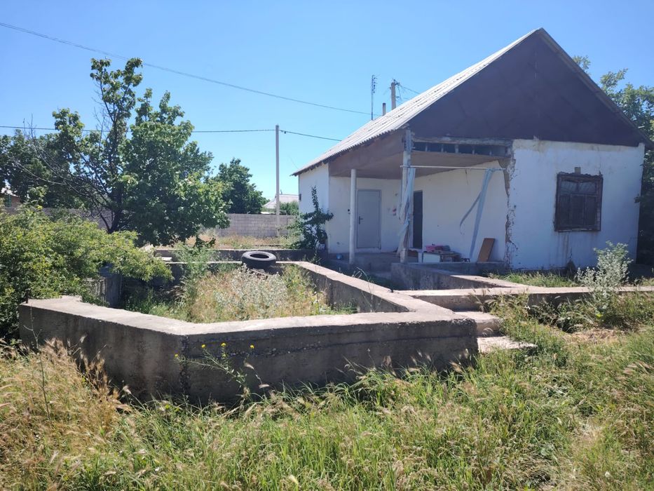 Үй сатылады 12 соттық жерімен