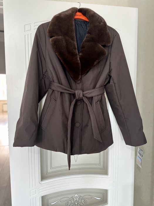 Куртка с воротником