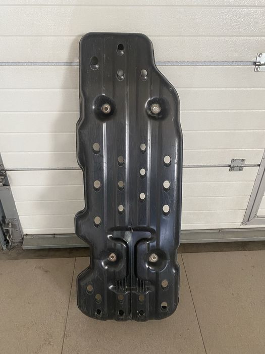 Зашита бака Хайлюкс