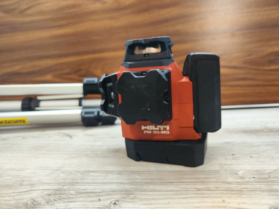 Nivela laser Hilti PM 30 MG cu trepied